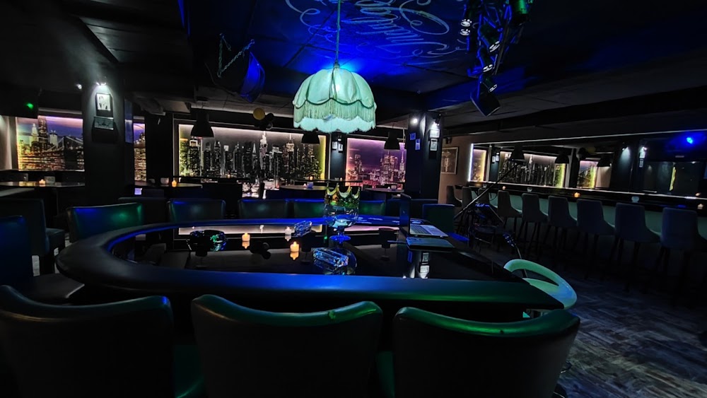 "The floor" - piano bar