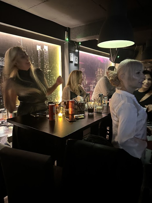 "The floor" - piano bar