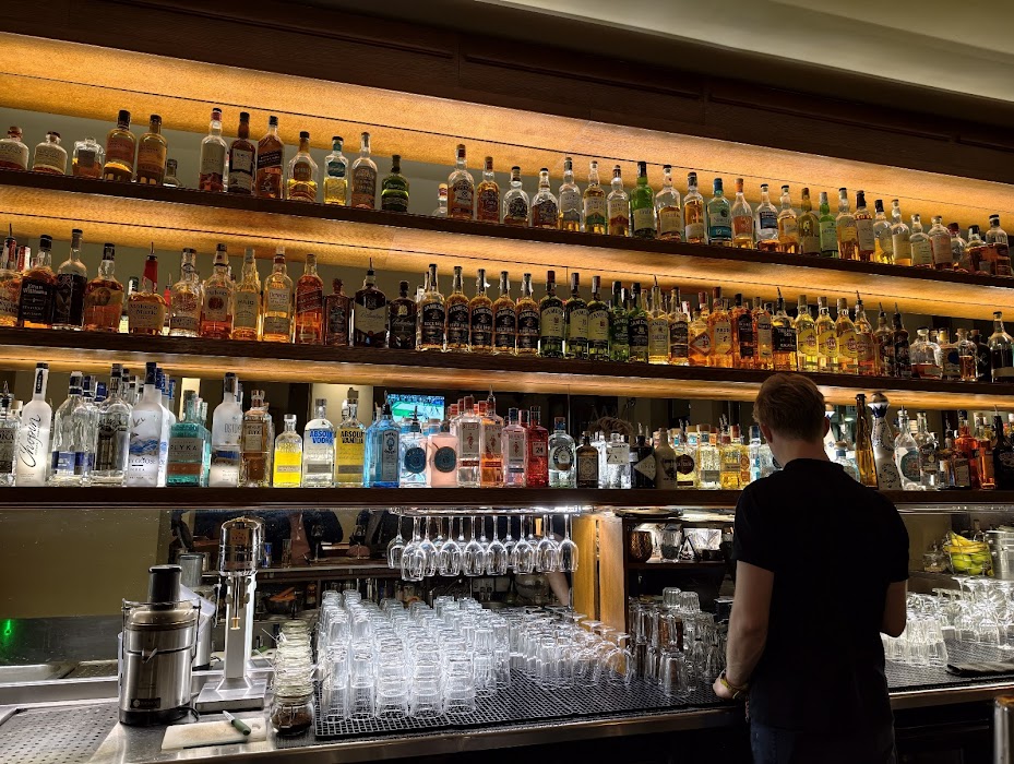 3 oz. Cocktail Bar Sofia