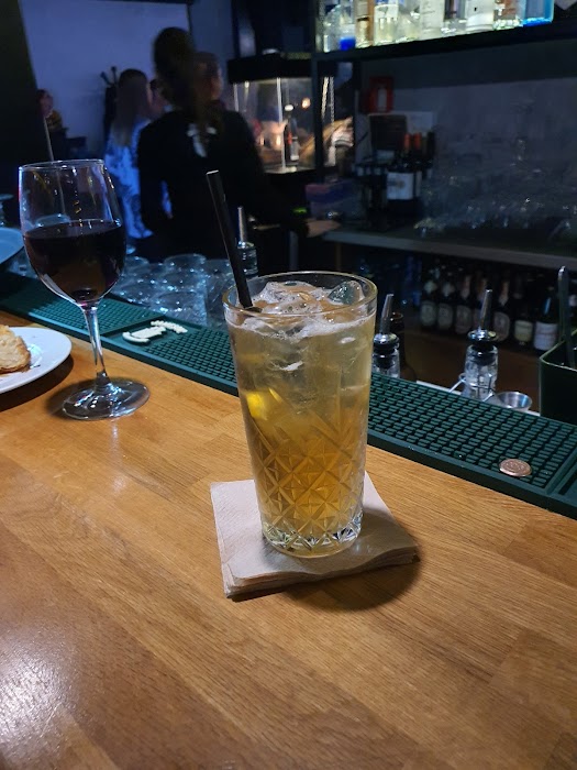 Bar Singles
