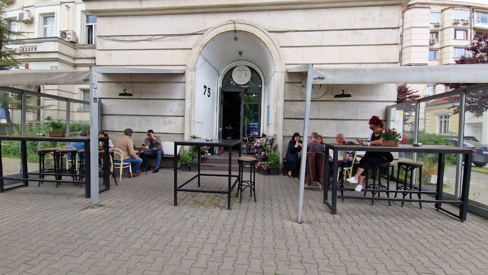 Bar 75