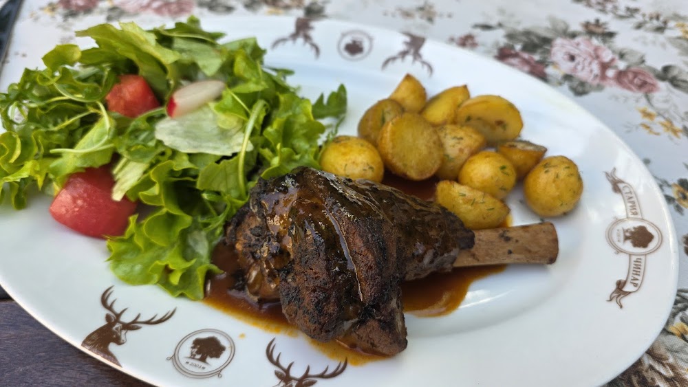 Restaurant "Staria Chinar"