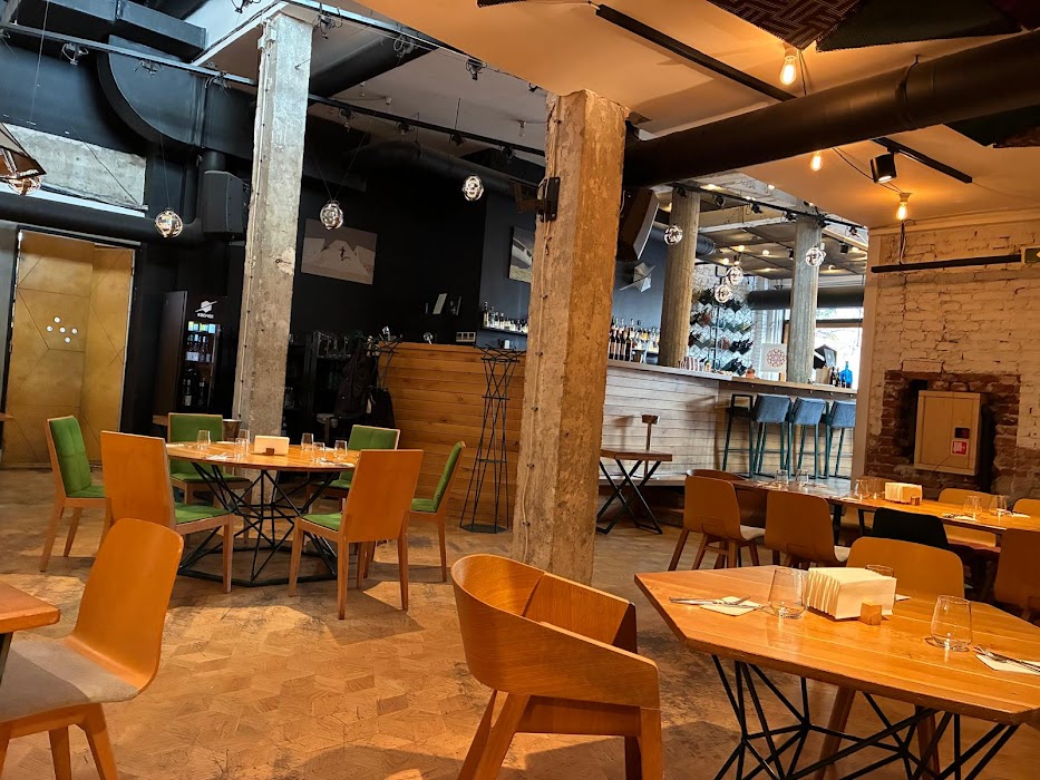 Cosmos Restaurant / Космос