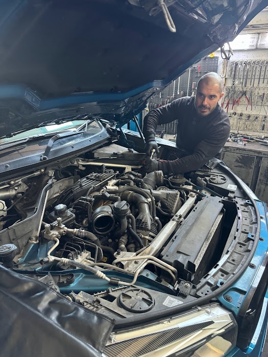 M&V Service