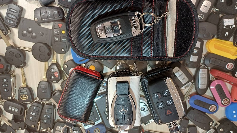 Ключар KEYLOCK І Автоключар І Авариен ключар І Изработка на ключове І Дистанционни за автомобили І Чипове за входни врати