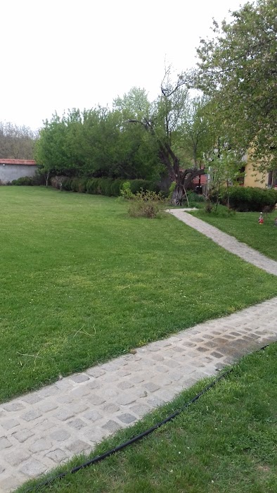 Profesionalna Gimnaziya PO Ikonomika, Targoviya I Uslugi