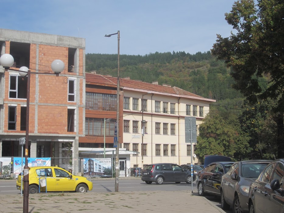 PROFESSIONAL SCHOOL OF CLOTHING AND BUSINESS MANAGEMENT