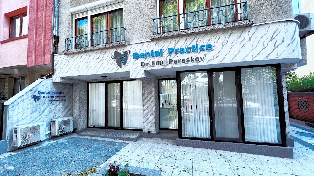 Dentist