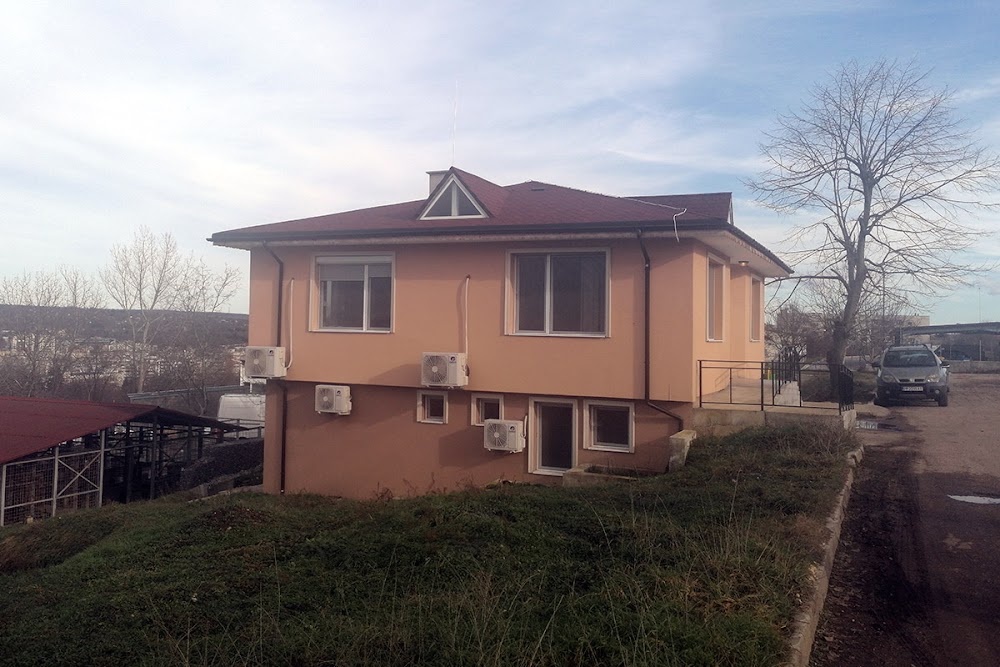 Animal shelter