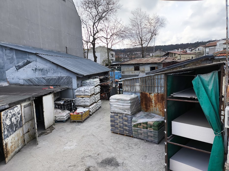 Building materials store STO I PET
