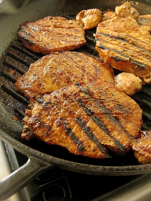 LAVA - Cast iron cookware and serving
