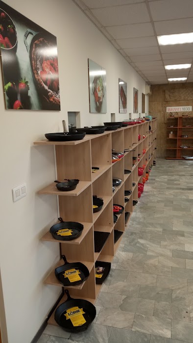 LAVA - Cast iron cookware and serving