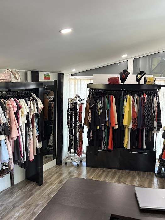 Nelita fashion