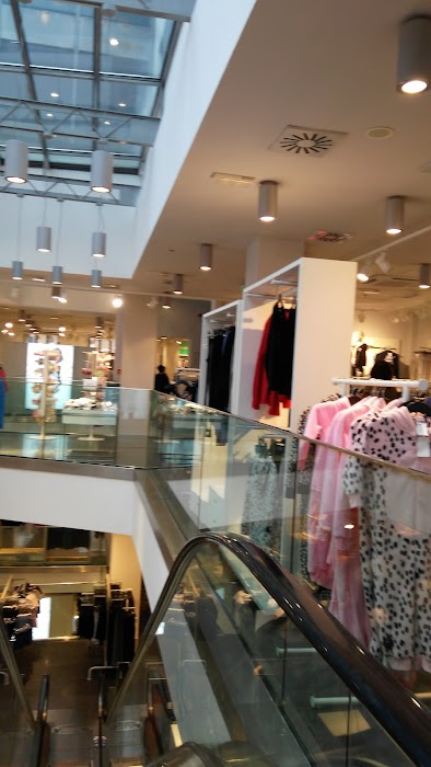 H&M