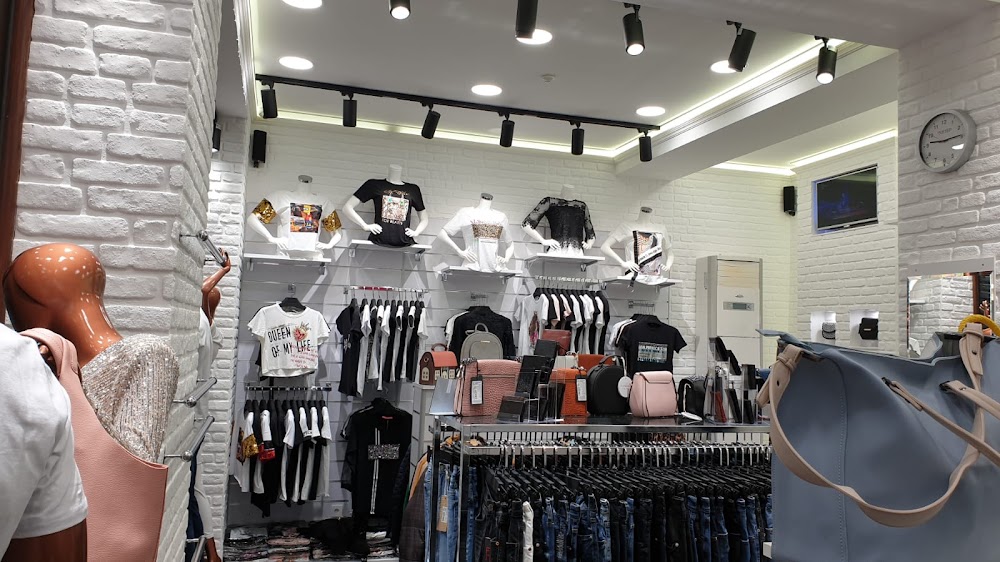 магазин "INDIGO fashion" Кърджали