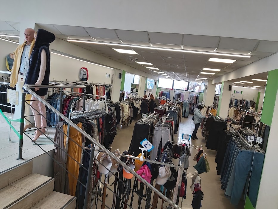 shop Humana - second-hand clothes