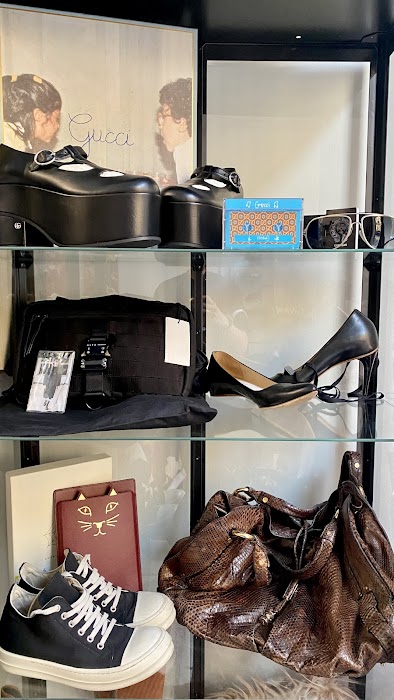 Vintaj - Designer & Vintage Fashion