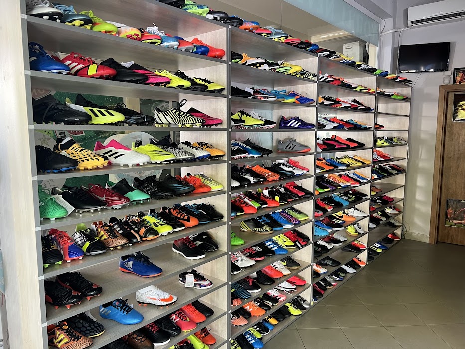 Online shop for branded clothing, footwear and sporting goods