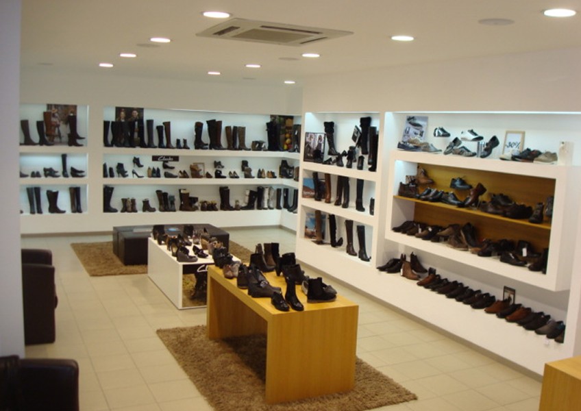 PUNTO shoe stores