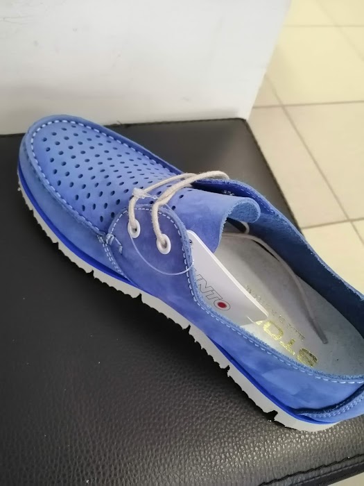PUNTO shoe stores