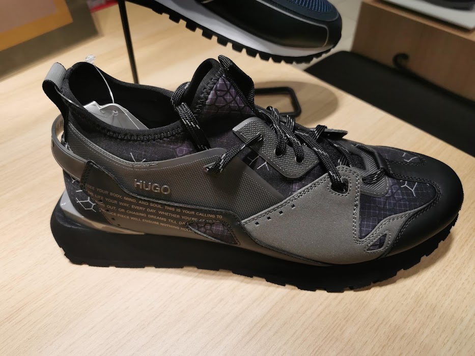 PUNTO shoe stores