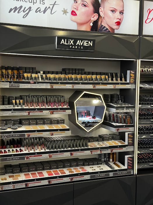 Alix Avien Paris Bulgaria