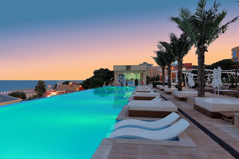 Hotel International Casino & Tower Suites