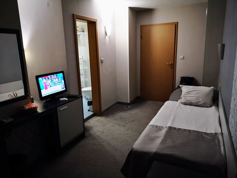 Hotel "4 ZONA"