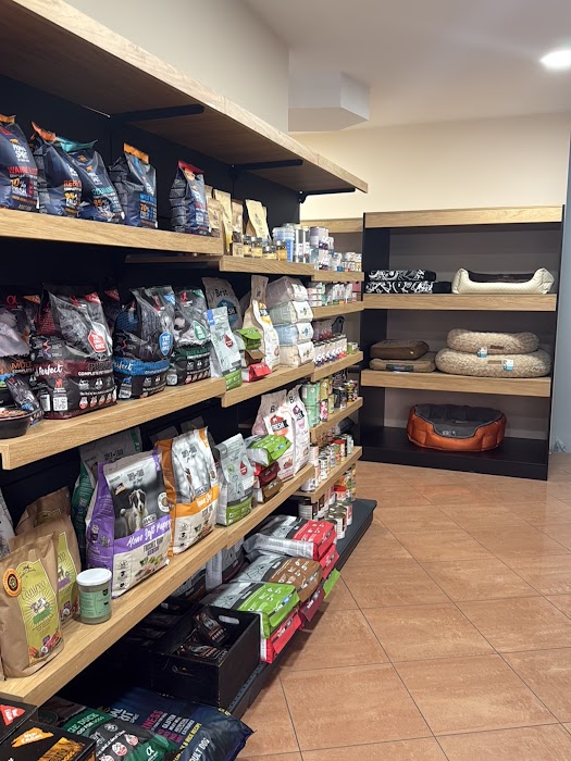 Different Pet Shop and Grooming/ Различният зоомагазин и груминг