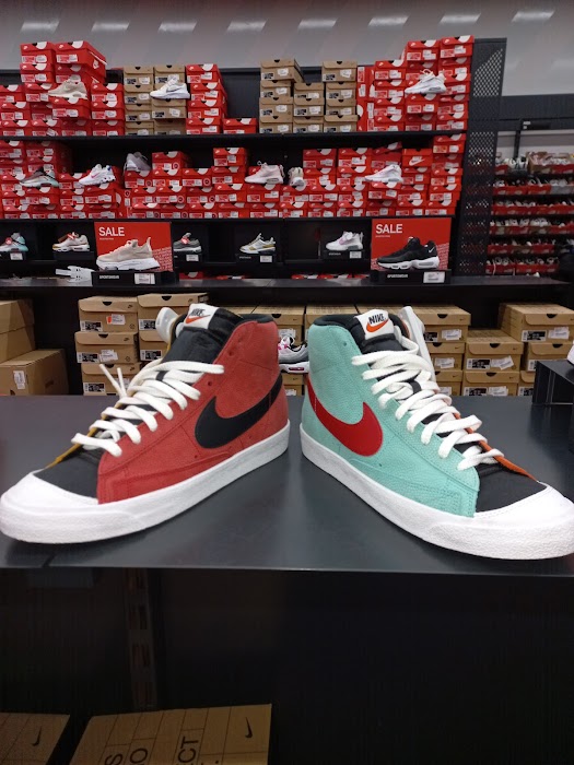 Nike Factory Store (Outlet)