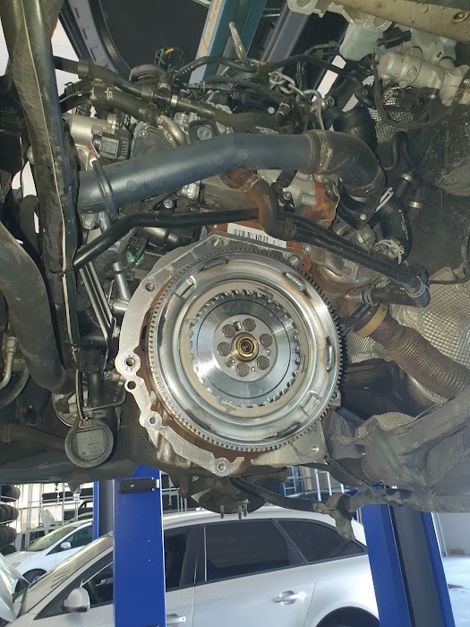АВТОКОМПЛЕКС КОМФОРТ6177 ЕООД