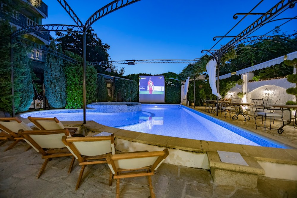 Boryana Hotel