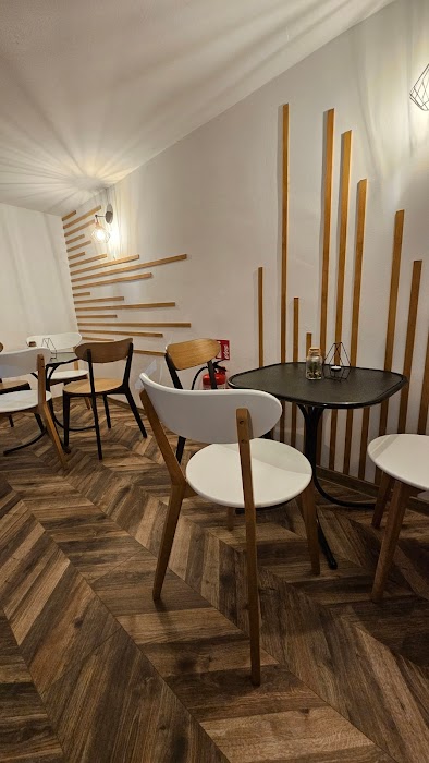 Angle coffee and wine bar & wineshop/ Ъгъл кафе, вино бар и магазин