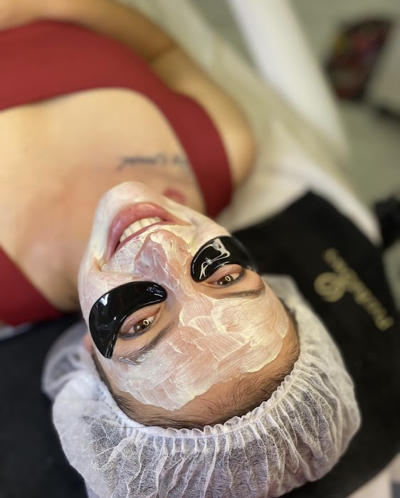 Helley's Beauty Studio