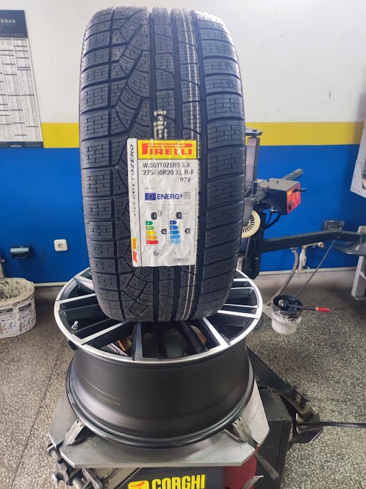 Център гуми Пит Стоп/ Tyres Pit Stop
