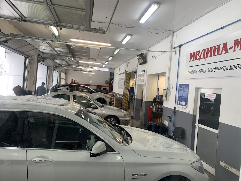 Medina-Med tire shop