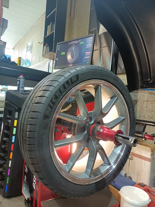 Tire center MAX