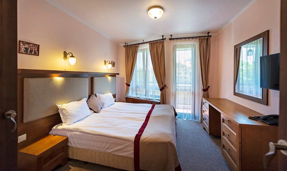 7 POOLS Hotel and SPA