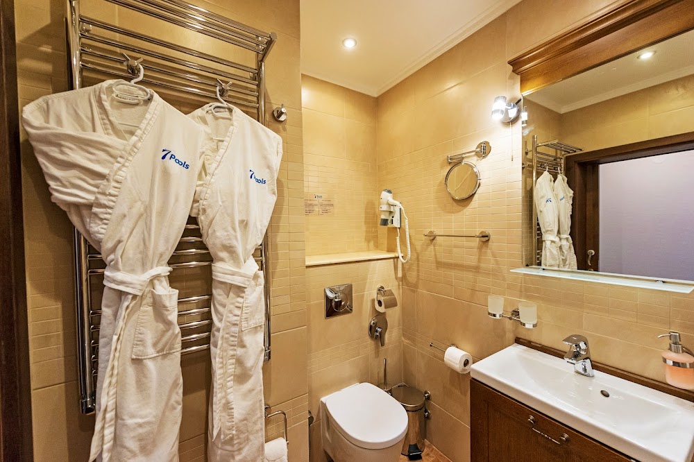 7 POOLS Hotel and SPA
